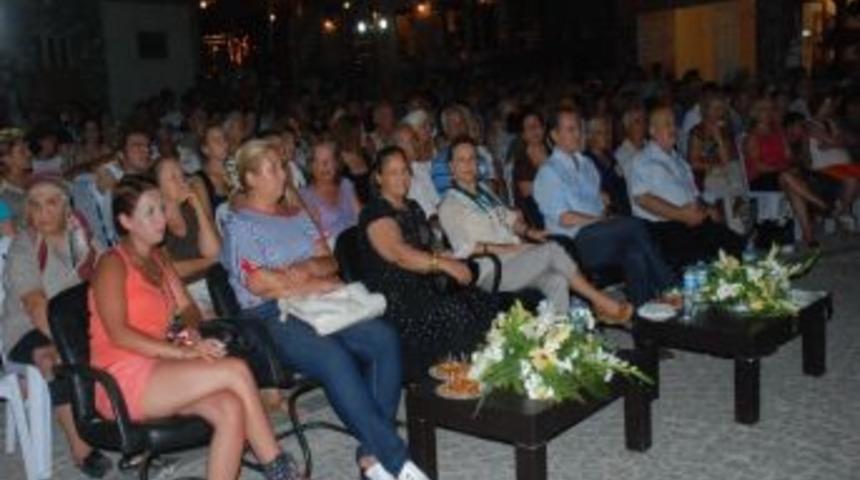 Didim Belediyesi'nden Şiir Ve T&uuml;rk&uuml; Dinletisi