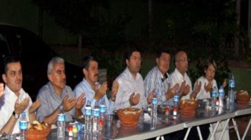 İmam Hatip Camisinde İftar Geleneği Devam Ediyor