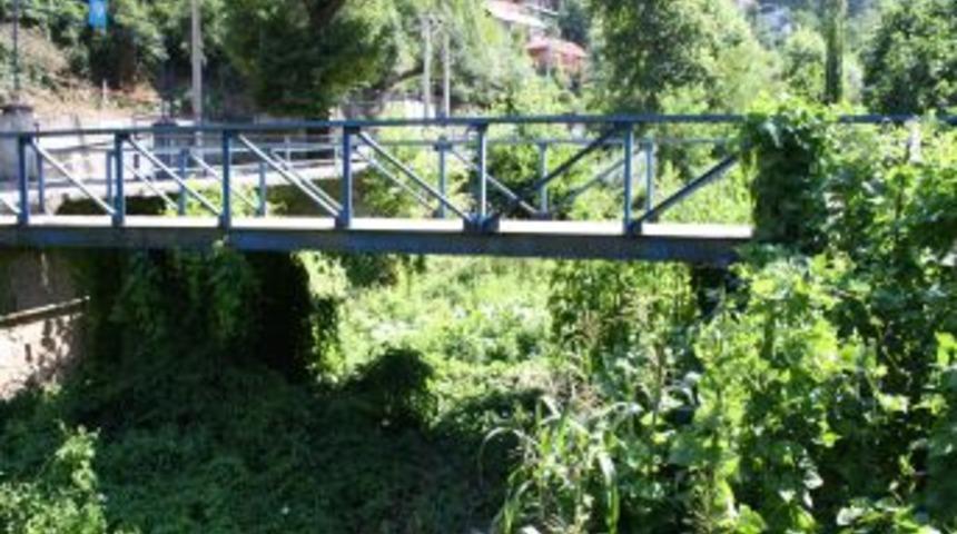 Şairlere Ilham Kaynağı &Uuml;z&uuml;lmez Deresi'ni Bah&ccedil;e Yaptılar