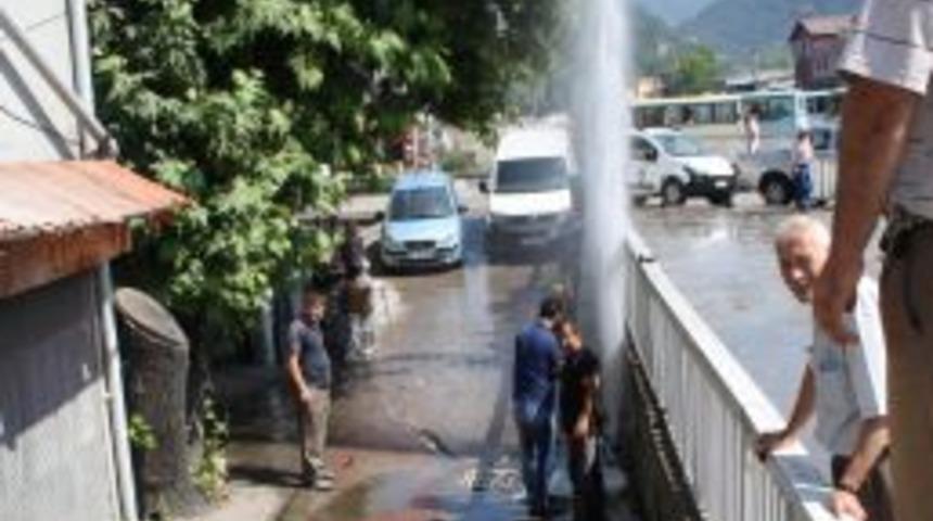 Boşa Akan Suyu G&uuml;&ccedil;l&uuml;kle Kestiler