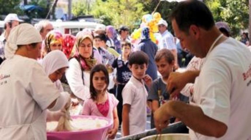 Bigadi&ccedil;&rsquo;te &Uuml;niversitelilerden Lokma Hayrı