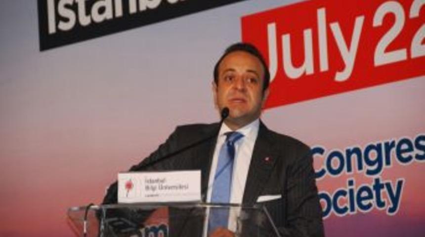 Bağış: G&uuml;zel Akıllar Ve G&uuml;zel Kalpler Daha Iyi Bir D&uuml;nya I&ccedil;in Birlikte &Ccedil;alışmalı