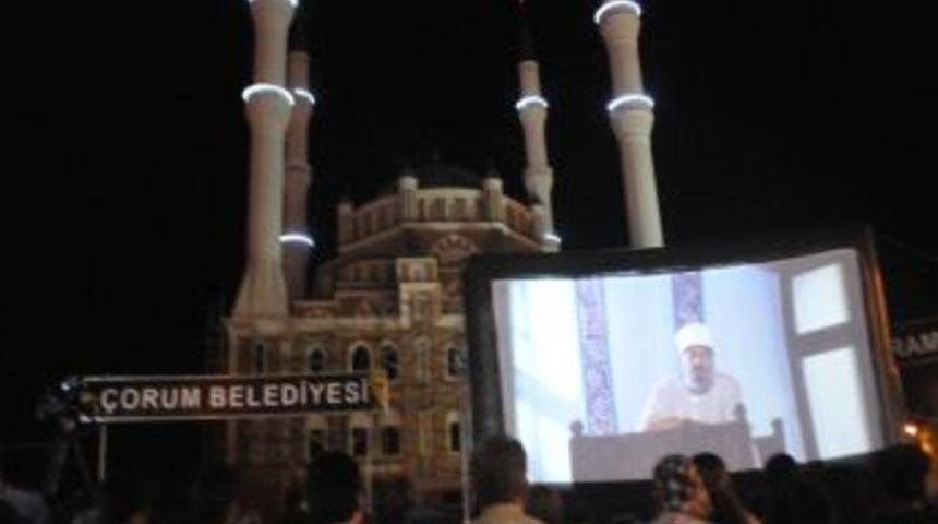 &Ccedil;orum'da Ramazan Etkinlikleri: 'Kelebekler Sonsuza U&ccedil;ar' Filmi G&ouml;sterildi