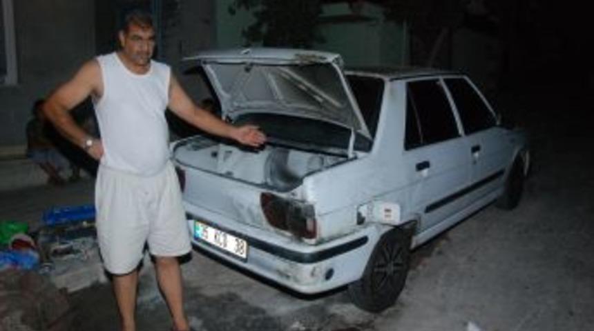 Otomobil Kundaklandı, Yangını Mahalleli S&ouml;nd&uuml;rd&uuml;