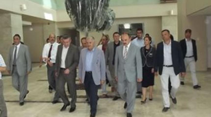 Bakan Yıldırım incelemelerde bulundu