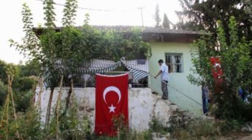 Sarıg&ouml;l'de Şehit Evinde Yas