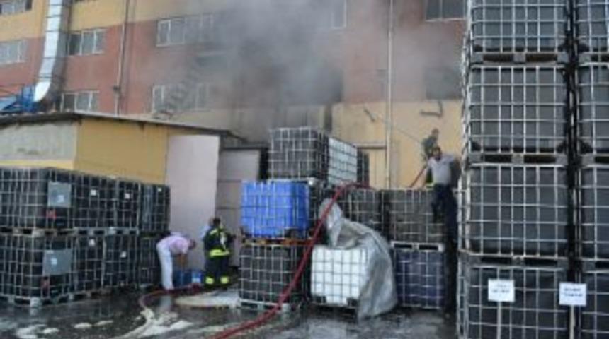 Re&ccedil;ine Fabrikası&rsquo;nda Korkutan Yangın