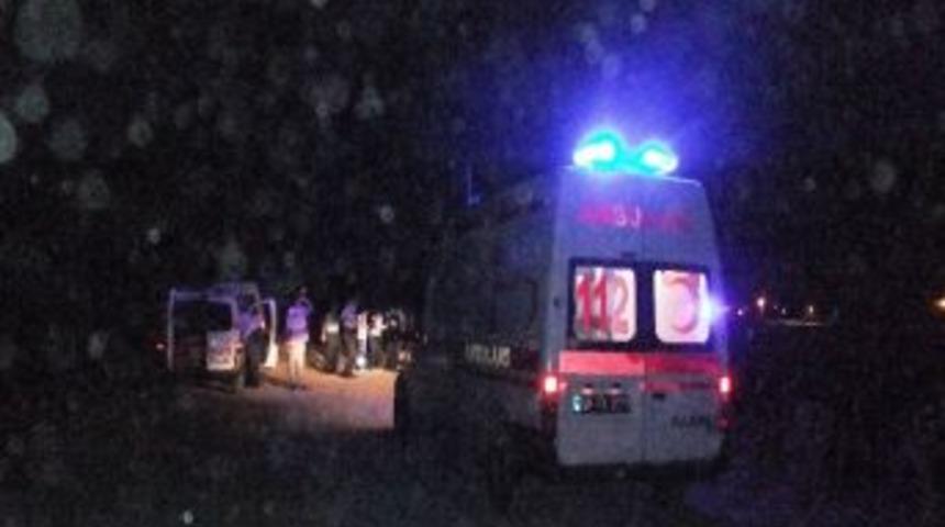 Otomobil İle Savrun &Ccedil;ayına U&ccedil;tu Burnu Bile Kanamadı