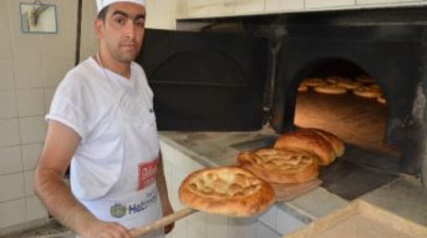 Akseki'de Ramazan Pidesi 1 Lira