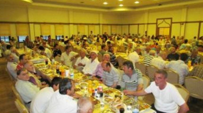 &Ccedil;ayeli&rsquo;nde Ramazan&rsquo;ın İlk Toplu İftar Yemeği Verildi