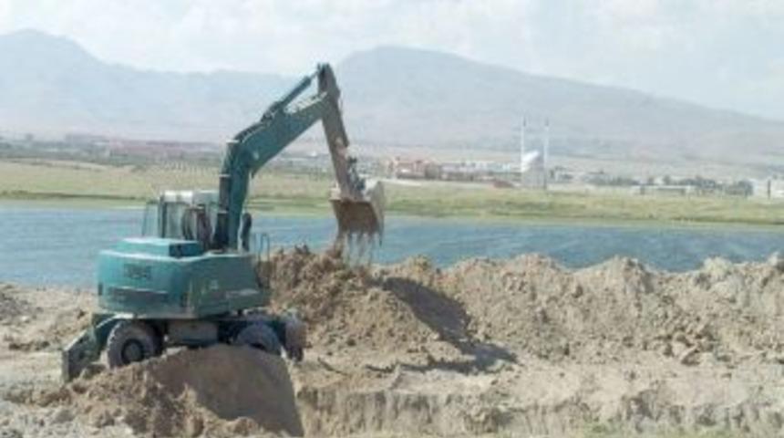 Akkaya&rsquo;da Suyun Boşaltılması I&ccedil;in T&uuml;nel A&ccedil;ıldı