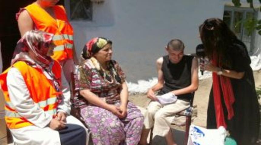 Kimse Yok Mu Derneği&rsquo;nin Iftar Sofrası Farklı Kesimleri Bir Araya Getiriyor