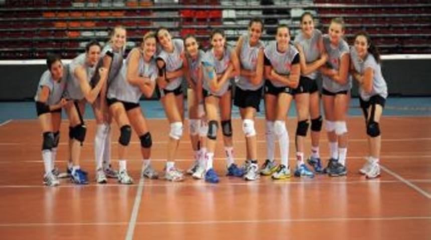Yıldız Kız Milli Voleybol Takımının İlk Sınavı Bosna Hersek&rsquo;le