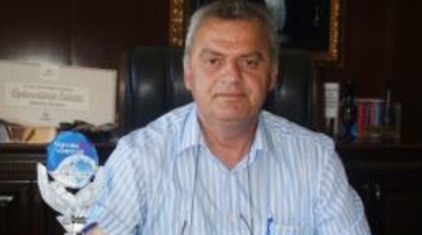 &Ccedil;iftlikk&ouml;y Belediye Başkanı Dağ&rsquo;a &Ouml;d&uuml;l