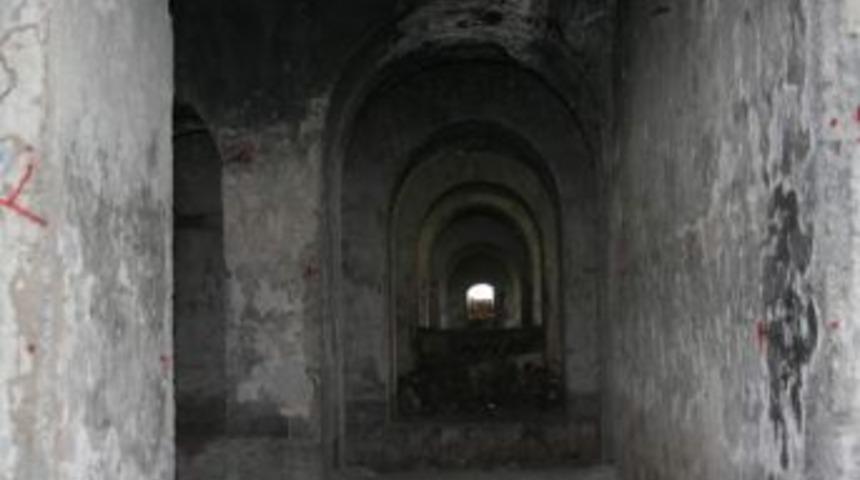 Harp Tarihi M&uuml;zesi Olacaktı Balicilerin Mekanı Oldu