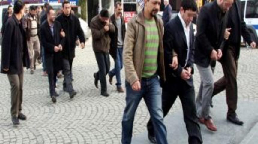 Albaylı Çeteye Ceza Yağdı