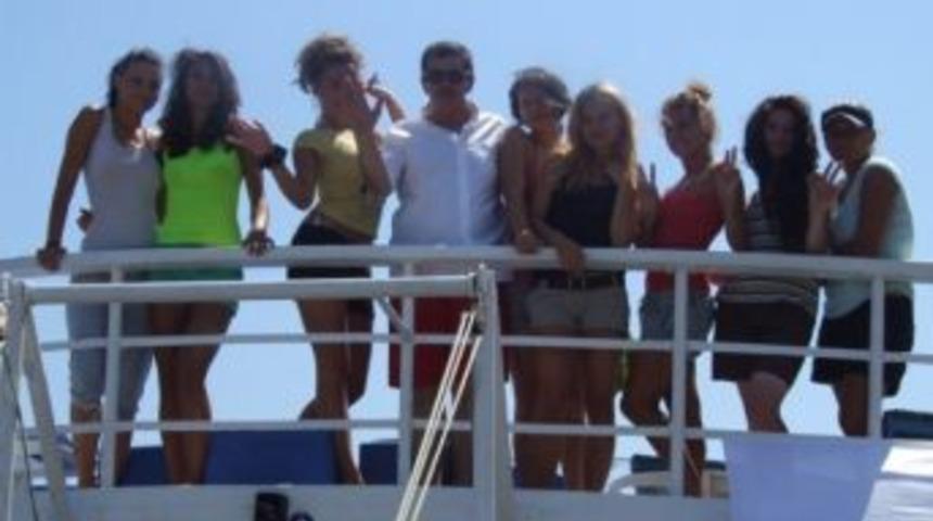 Cesur G&uuml;zeller Tekne Turunda