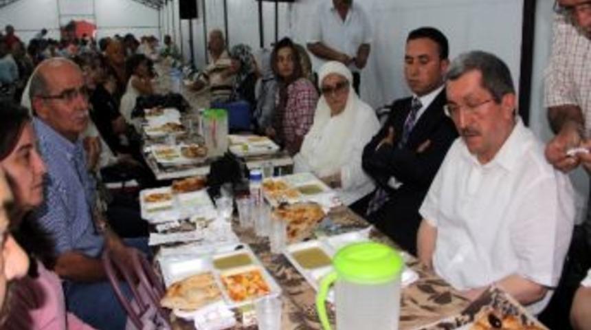 Dr. Necmettin Şeyhoğlu &Ouml;l&uuml;m&uuml;n&uuml;n 17. Yılında Anıldı