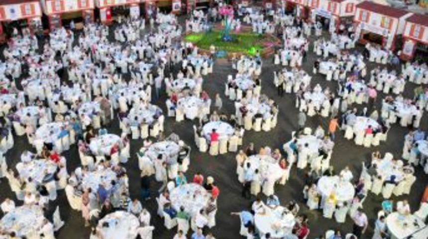 Mamak Pazaryeri'nde Bin 500 Kişi Iftar Yaptı