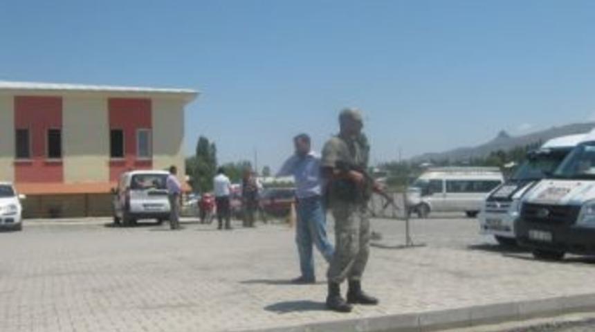 T&uuml;fekle oynayan &ccedil;oban kendini vurdu,