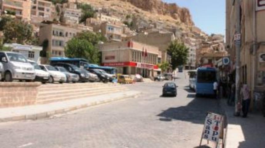 Mardinliler Sıcaktan Evlerine Kapanınca &Ccedil;arşı Boş Kaldı