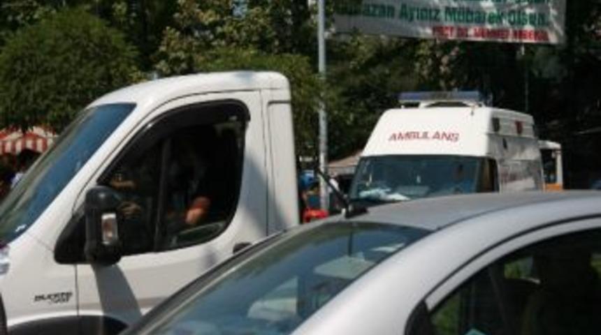 Hasta Yetiştiren Ambulans, Tarfikte Sıkıştı