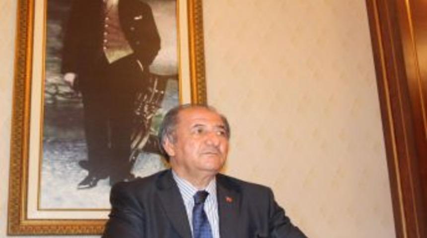 Vali Kara: Gazeteciler &Ccedil;ok Y&ouml;nl&uuml; Bir G&ouml;rev &Uuml;stleniyor