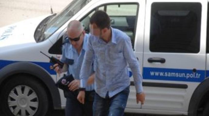 Tramvaya Sahte Polis Kimliğiyle Binerken Yakalandı