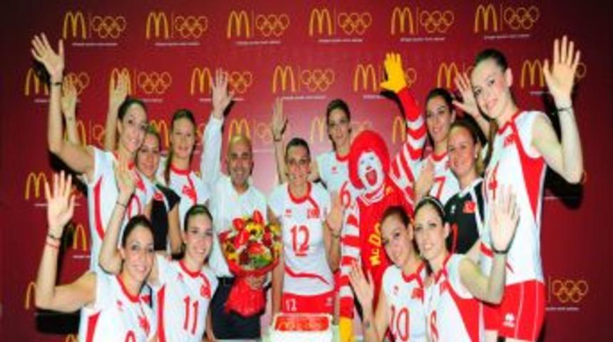 Filenin Sultanları'na Pastalı Uğurlama