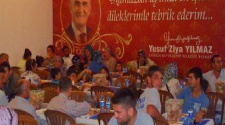 B&uuml;y&uuml;kşehir Belediyesi 2 Bin Kişiye İftar Yemeği Veriyor