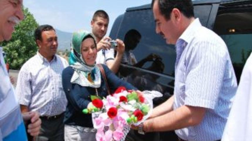 Ak Partili Vekiller Ramazan Ziyaretlerine Başladı