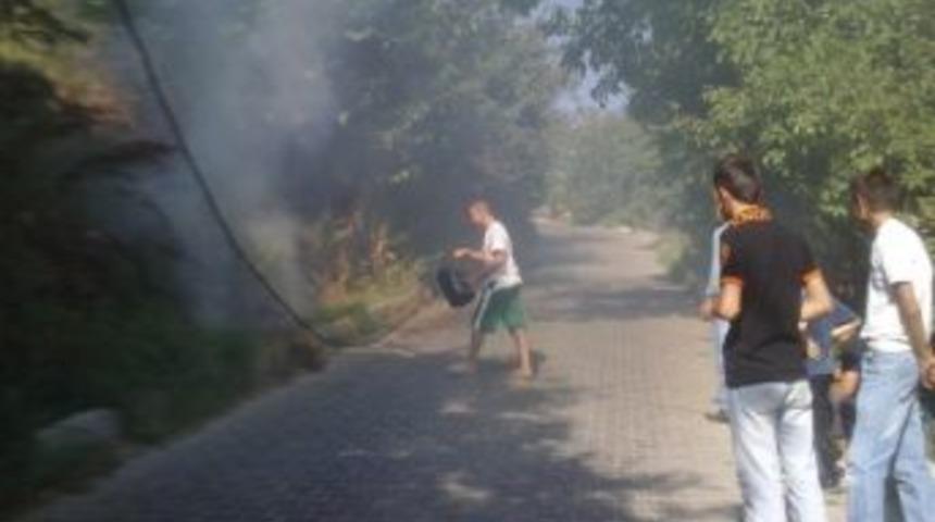 Elektrik Tellerine Düşen Halı Yangın Çıkardı