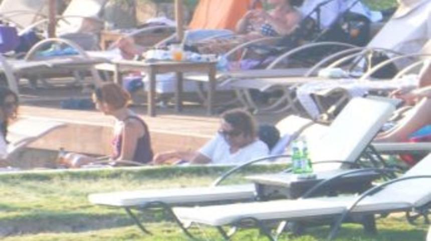 Halil Sezai Tatilde İsyan Etti