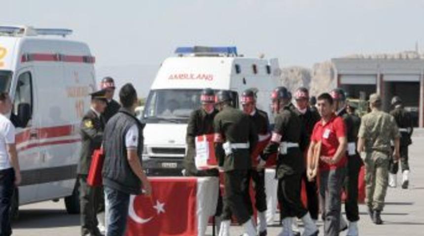 Şehit 6 Asker Için Van’da Hüzünlü Tören Düzenlendi