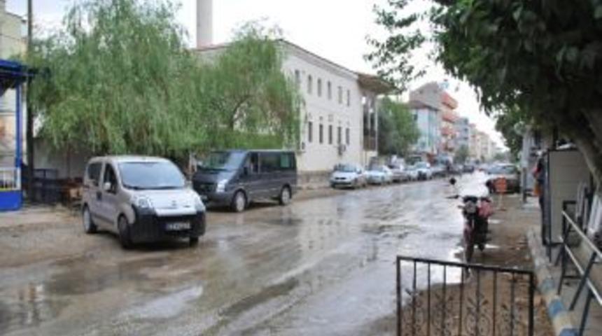 Karacasu&rsquo;da Yağmur Yağdı