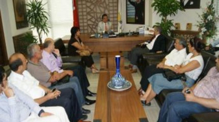 Demokrat Parti (dp) Bursa İl Başkanı Ahmet Yıldırım, Ak Parti Bursa İl Başkanı Sedat Yal&ccedil;ın&rsquo;ı Ziyaret Etti