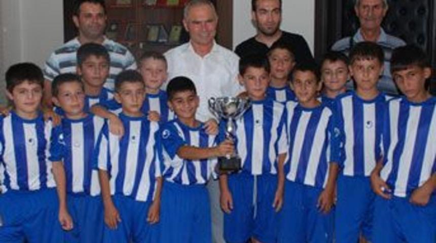 Ilıca Belediyespor şampiyon