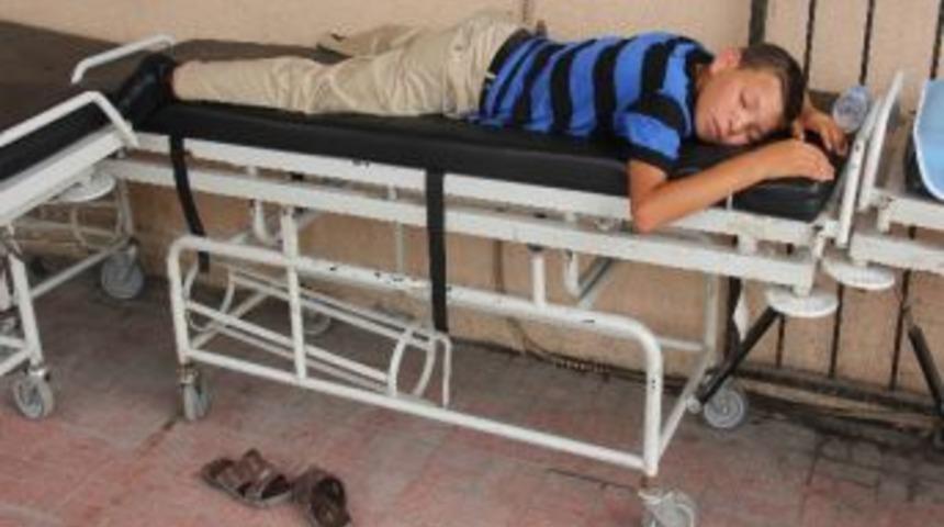 G&uuml;neş &Ccedil;arptı Hastanelik Oldu