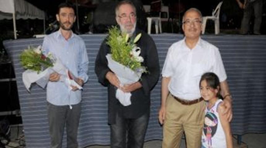 A&ccedil;ık Hava G&ouml;steri Merkezinde İftar Sofrası