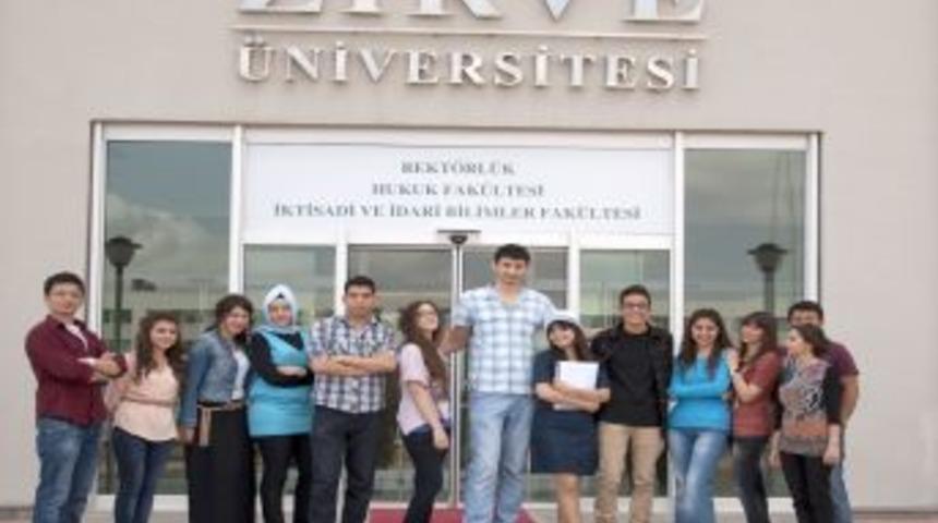 Zirve, Ilk 100&rsquo;e Girip Kendilerini Tercih Eden Adaylara Otomobil Verecek