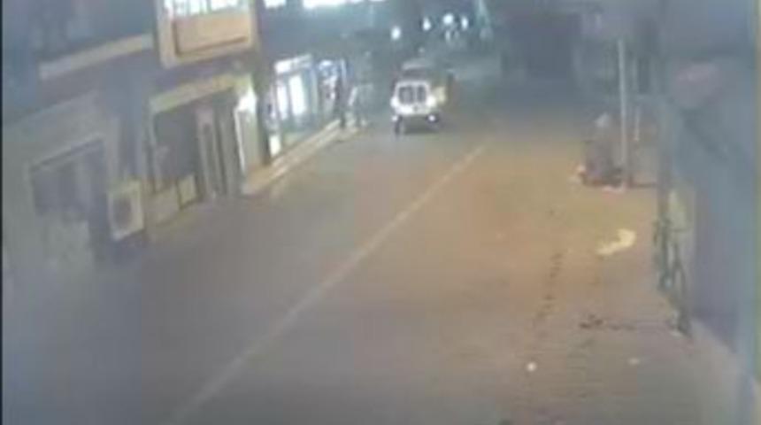 Hırsızlık Anı G&uuml;venlik Kamerasında