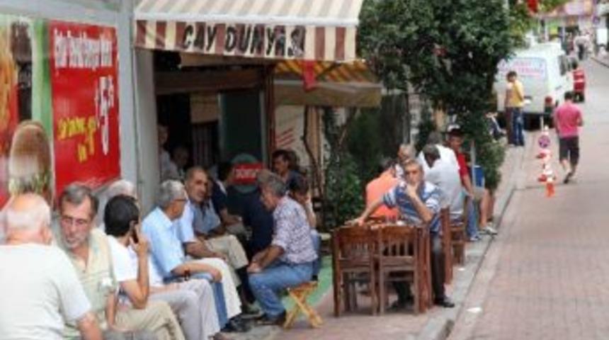 Kahvehaneler, Lokanta Ve İnternet Kafeler Sahura Kadar A&ccedil;ık