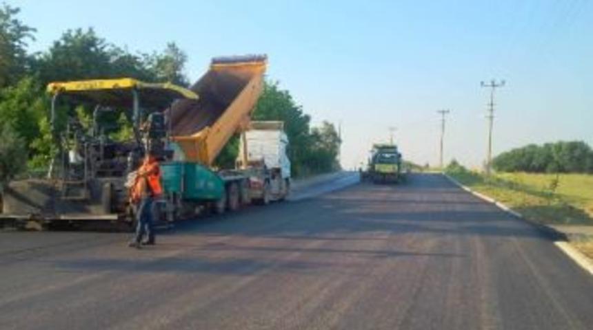 Başiskele'de Asfalt &Ccedil;alışması S&uuml;r&uuml;yor