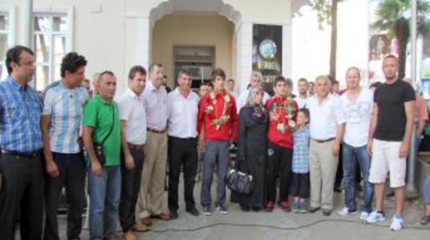 Şampiyona Otomobil Hediye Edilecek