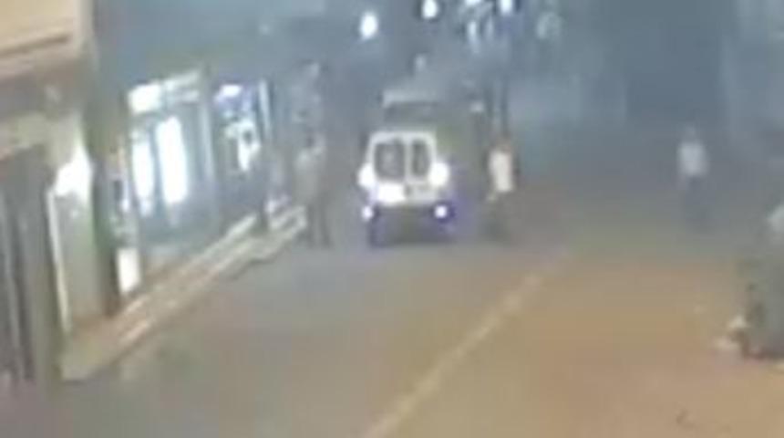 Hırsızlık Anı G&uuml;venlik Kamerasında