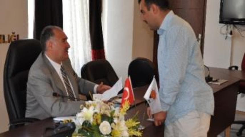 Ak Parti Milletvekili Yılmaz, Vatandaşın Sorunlarını Dinliyor