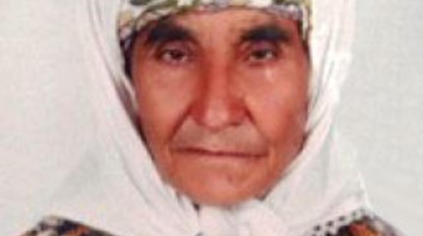 2 Yıl &Ouml;nce Bayram G&uuml;n&uuml; Kaybettiği Annesini Arıyor