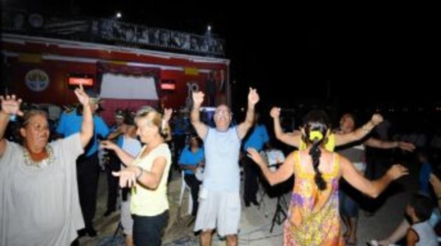 Hem Eğlendiler, Hem Sinema İzlediler