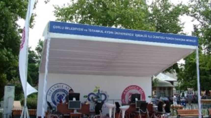 Aydın &Uuml;niversitesi`nden &Ouml;ğrenciler İ&ccedil;in Tercih Standı