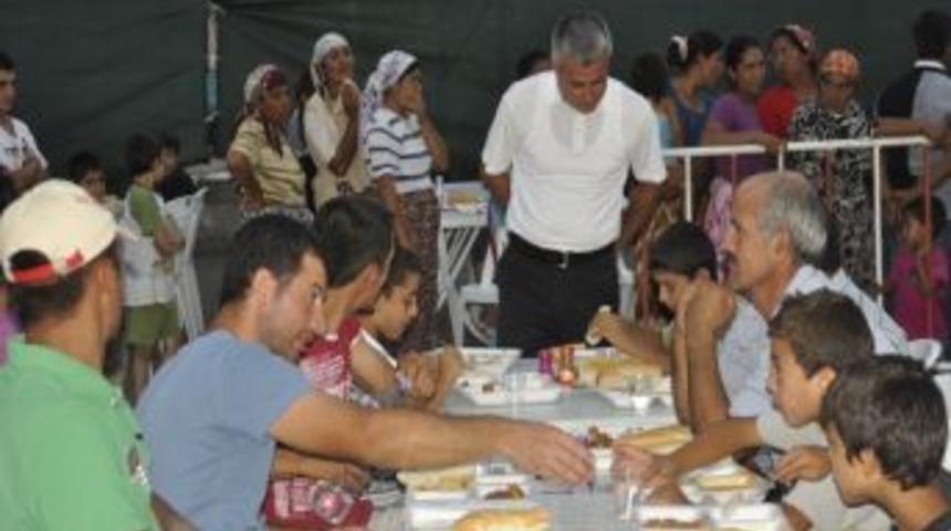 Başkan S&ouml;zen İftar &Ccedil;adırında Sorunları Dinliyor